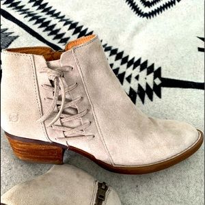 Born ankle boot size 9 light grey